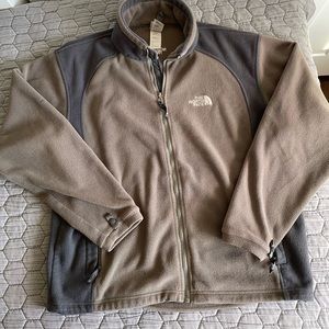 Mens North Face zip up fleece jacket, Size Med